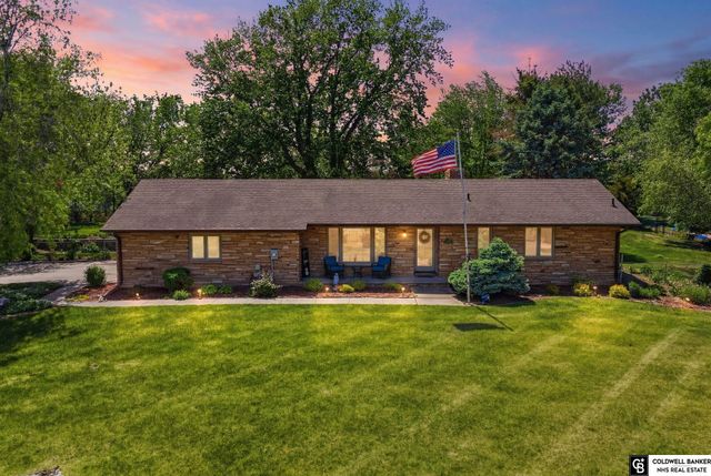 1221 Beechcraft Road, Lincoln, NE 68527