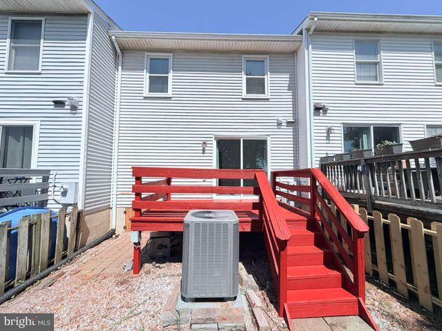 33 PARK PL, Lovettsville, VA 20180