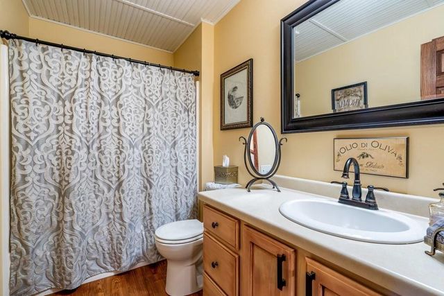 1628 Old English Road, Altoona, WI 54720