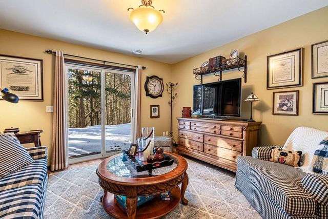 1628 Old English Road, Altoona, WI 54720