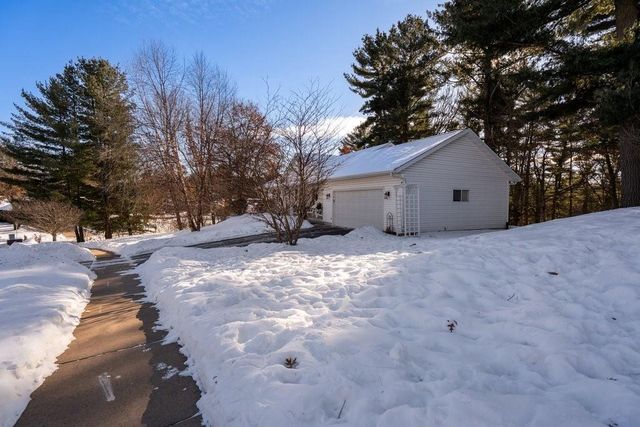 1628 Old English Road, Altoona, WI 54720