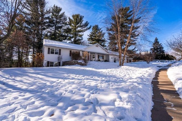 1628 Old English Road, Altoona, WI 54720