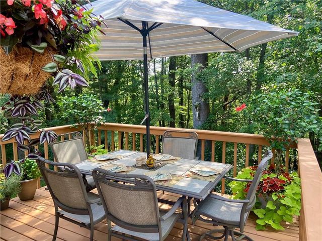 1628 Old English Road, Altoona, WI 54720