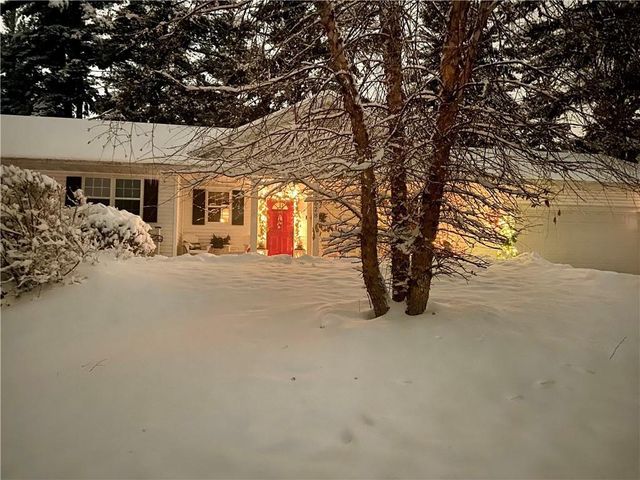 1628 Old English Road, Altoona, WI 54720