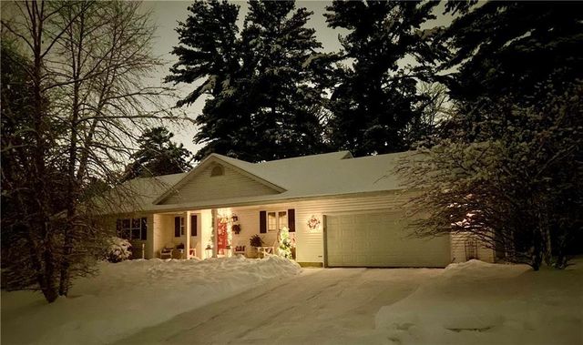 1628 Old English Road, Altoona, WI 54720