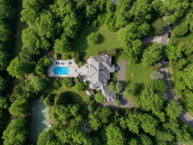 38 Ormond Park Road, Brookville, NY 11545
