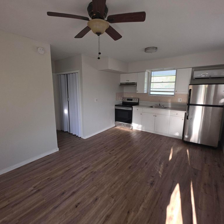 1826 Sherman Street Apt 15, Hollywood, FL 33020