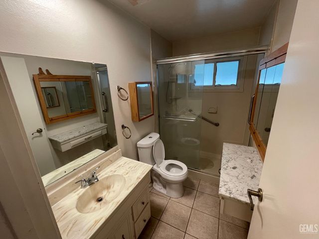 917 Cherry Hills Drive, Bakersfield, CA 93309
