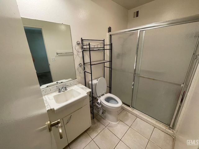 917 Cherry Hills Drive, Bakersfield, CA 93309