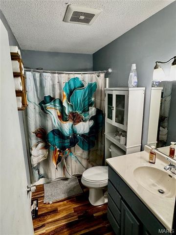 1302 Butternut Drive, Greenville, IL 62246