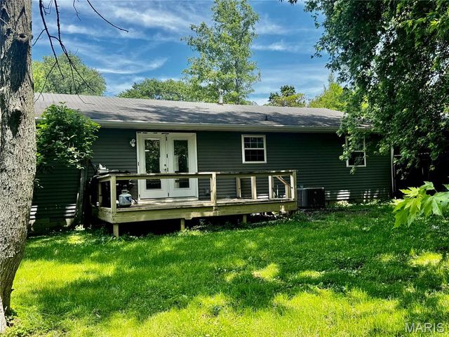 1302 Butternut Drive, Greenville, IL 62246