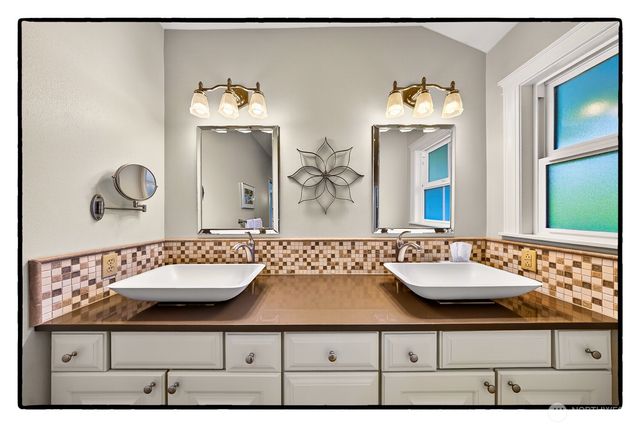 193 Salish Place, La Conner, WA 98257