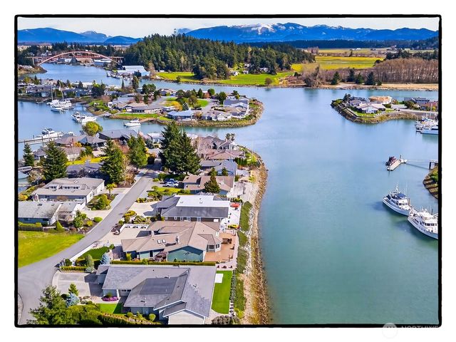 193 Salish Place, La Conner, WA 98257