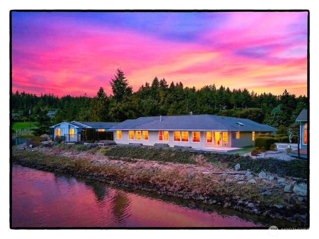 193 Salish Place, La Conner, WA 98257