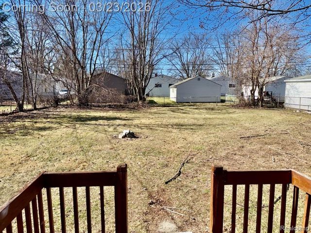 12111 Leverne, Redford Charter Township, MI 48239