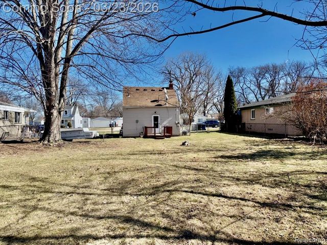 12111 Leverne, Redford Charter Township, MI 48239