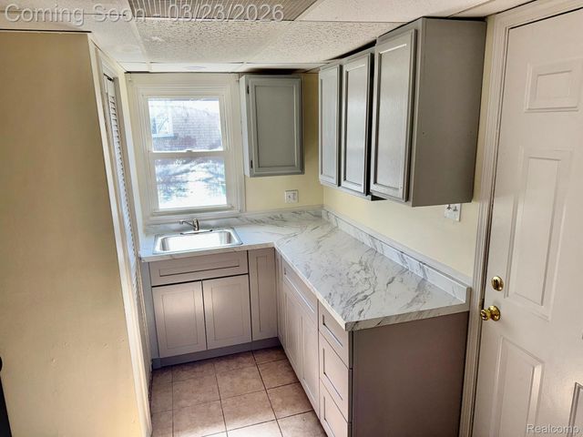 12111 Leverne, Redford Charter Township, MI 48239