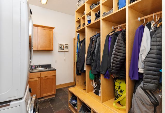 5682 Long Meadow Court, Johnston, IA 50131