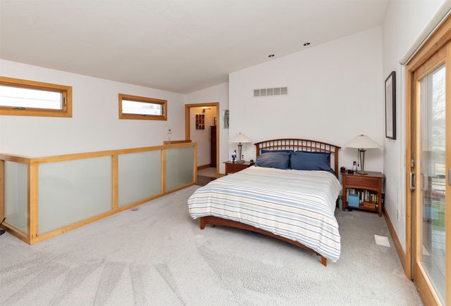 5682 Long Meadow Court, Johnston, IA 50131