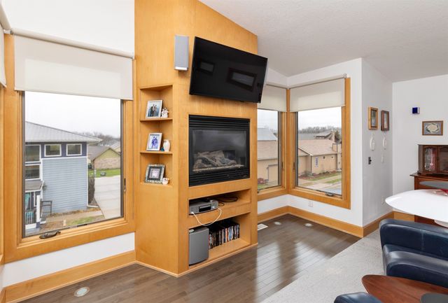 5682 Long Meadow Court, Johnston, IA 50131