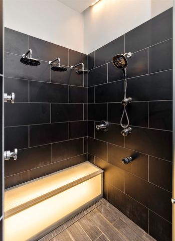 5682 Long Meadow Court, Johnston, IA 50131