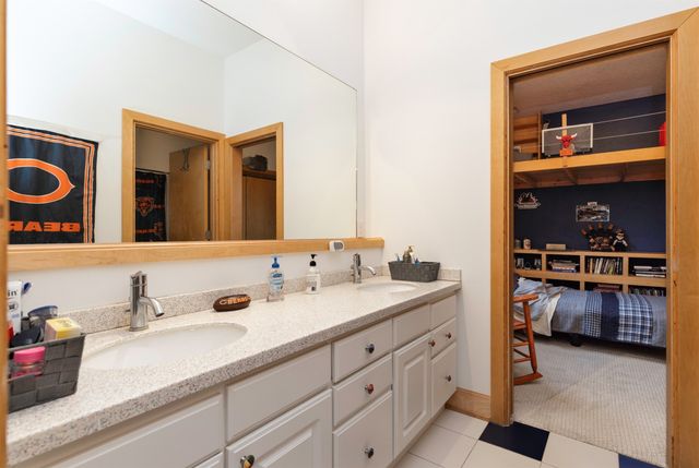 5682 Long Meadow Court, Johnston, IA 50131