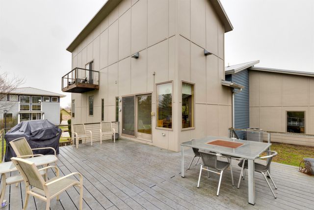 5682 Long Meadow Court, Johnston, IA 50131