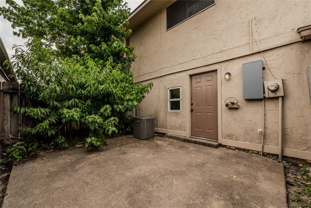 1803 Country Village Boulevard, Humble, TX 77338