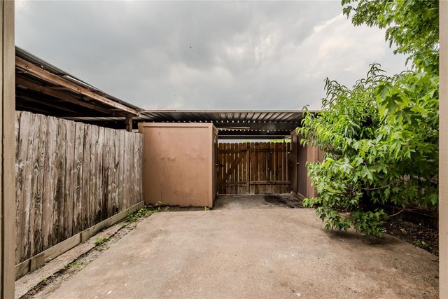 1803 Country Village Boulevard, Humble, TX 77338
