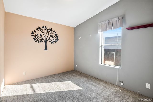 9260 N Diamond Bar Avenue, Kingman, AZ 86401