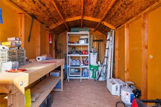 9260 N Diamond Bar Avenue, Kingman, AZ 86401