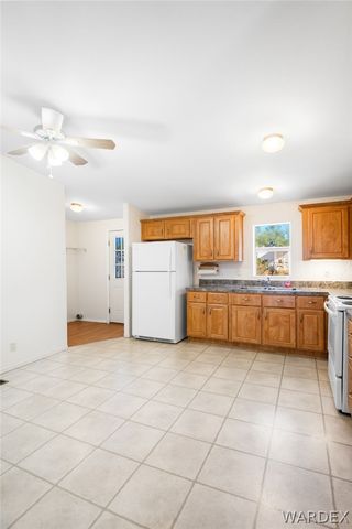 9260 N Diamond Bar Avenue, Kingman, AZ 86401