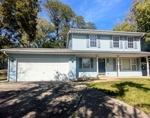 1053 School Street, Rockford, IL 61101