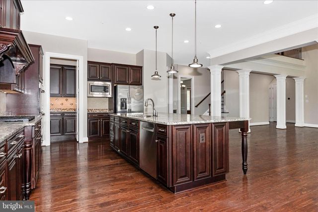 100 CASTLE OAK CT, Clarksburg, MD 20871