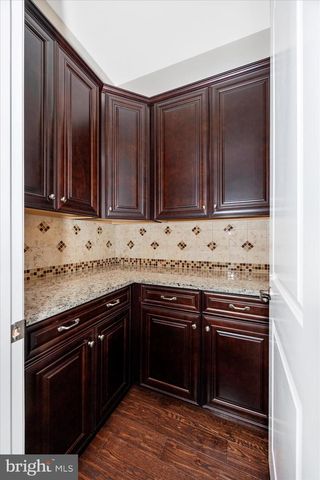 100 CASTLE OAK CT, Clarksburg, MD 20871