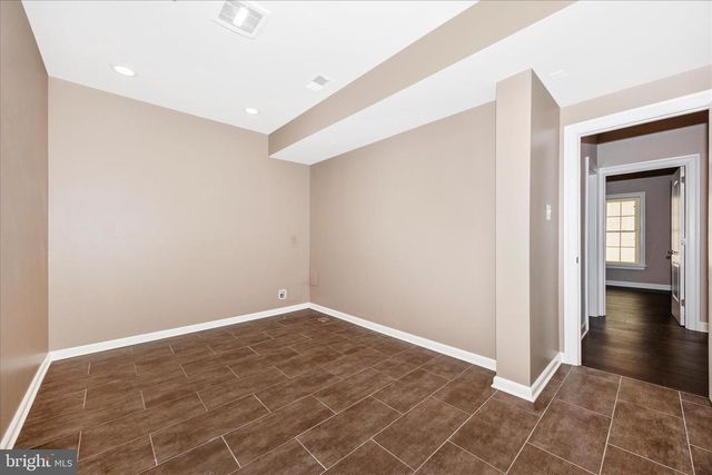 100 CASTLE OAK CT, Clarksburg, MD 20871