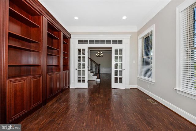 100 CASTLE OAK CT, Clarksburg, MD 20871