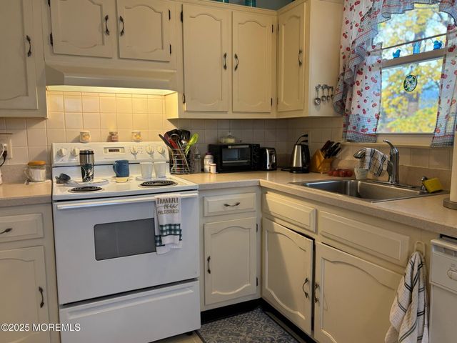 791 Hudson Parkway, Whiting, NJ 08759