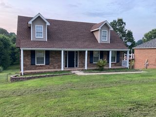 925 Tommy Oliver Rd, Clarksville, TN 37042