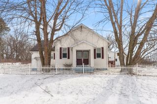 61965 County Road 384, Geneva Twp, MI 49013