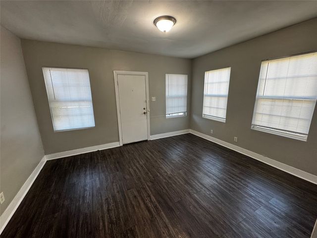 3514 Meadow Street, Dallas, TX 75215