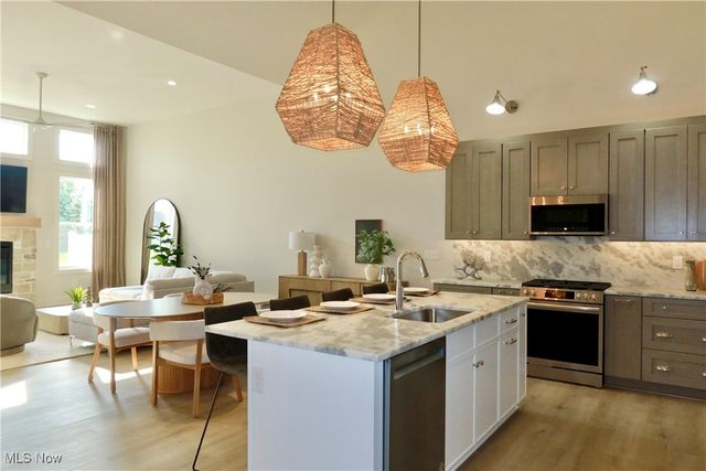 421 Bordeaux Boulevard, Broadview Heights, OH 44147