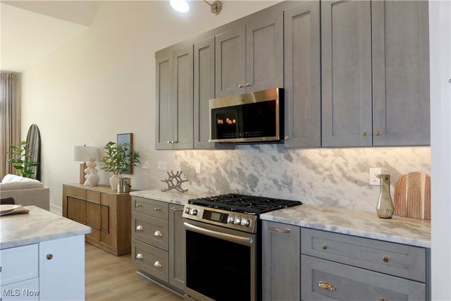 421 Bordeaux Boulevard, Broadview Heights, OH 44147