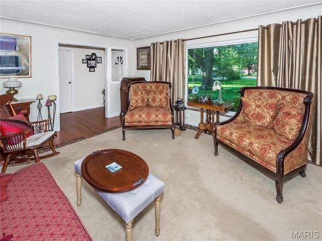 289 W Haller Drive, East Alton, IL 62024