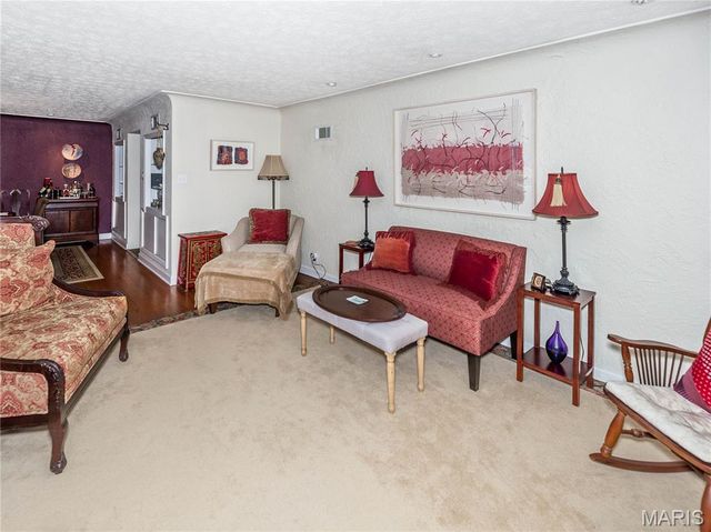 289 W Haller Drive, East Alton, IL 62024