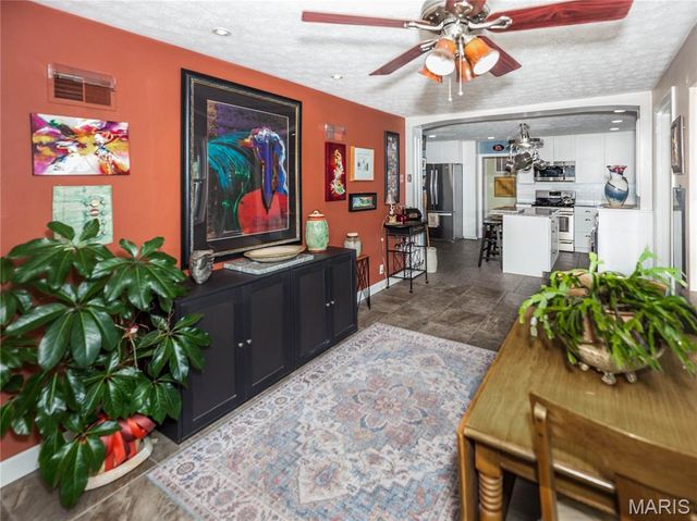 289 W Haller Drive, East Alton, IL 62024
