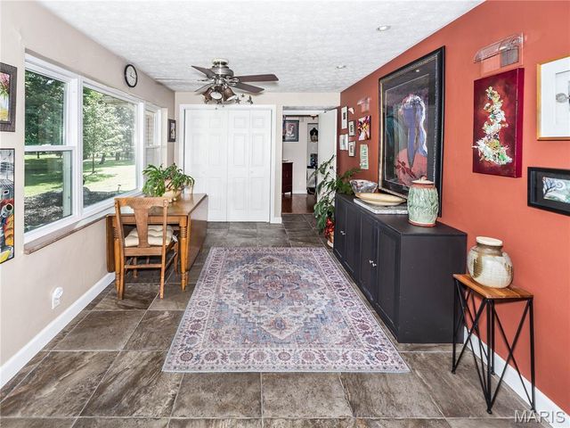 289 W Haller Drive, East Alton, IL 62024