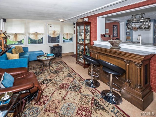 289 W Haller Drive, East Alton, IL 62024