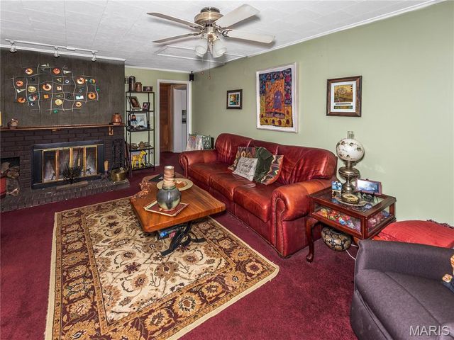 289 W Haller Drive, East Alton, IL 62024