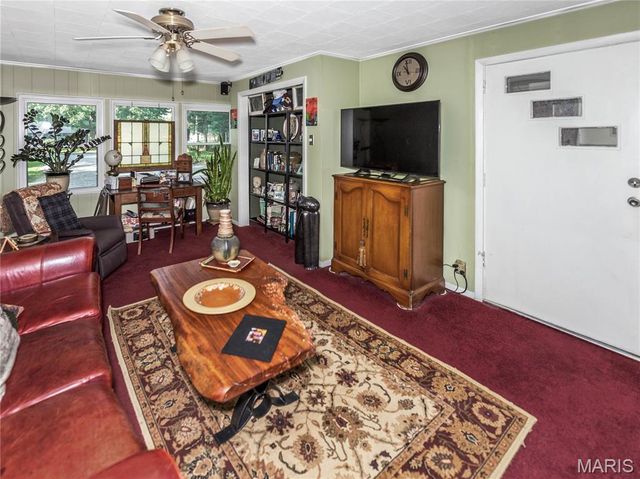 289 W Haller Drive, East Alton, IL 62024